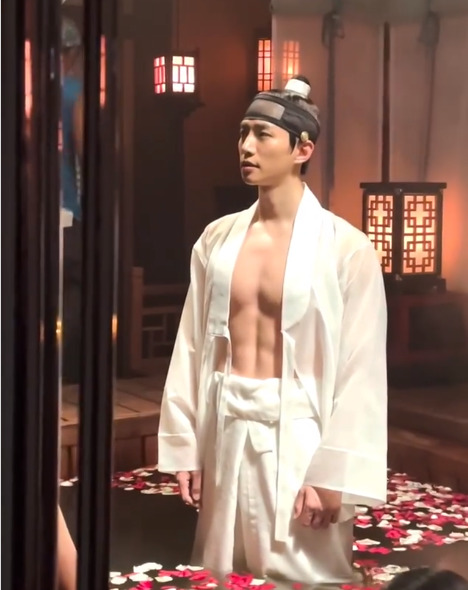 2PMジュノは色気増量中?不変の筋肉美!歌唱力とピアノなど