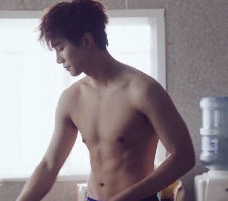 2PMジュノは色気増量中?不変の筋肉美!歌唱力とピアノなど