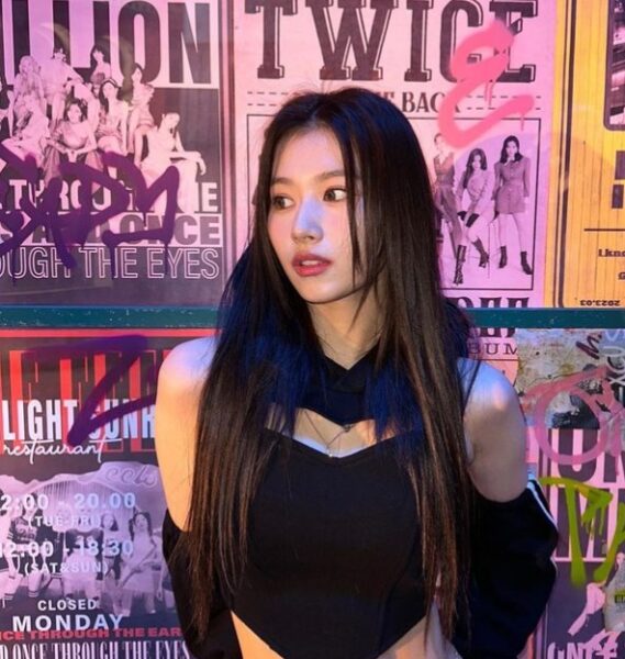 TWICE(トゥワイス)サナ愛用プラダキャンディキスってどんな香り?値段も調査!