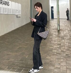 TWICE(トゥワイス)サナ愛用プラダキャンディキスってどんな香り？値段も調査！