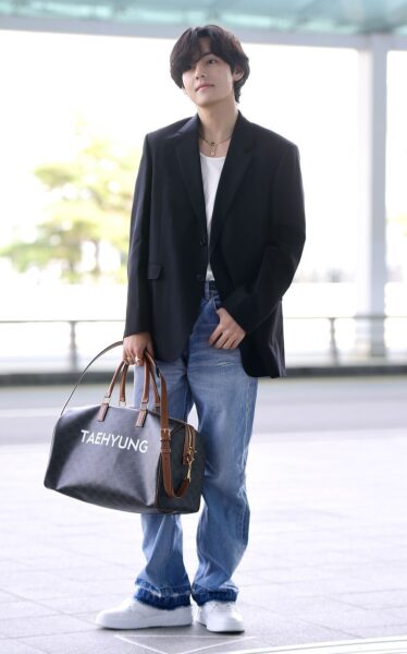 BTS テテ(v/キムテヒョン)がセリーヌパリコレへ参加!リサも関係している?