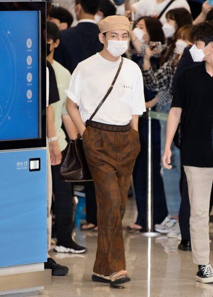 BTS テテ(v/キムテヒョン)がセリーヌパリコレへ参加!リサも関係している?