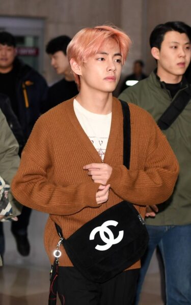 BTS テテ(v/キムテヒョン)がセリーヌパリコレへ参加!リサも関係している?