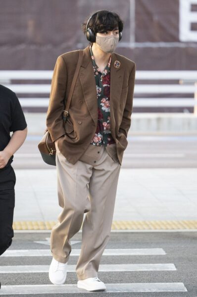 BTS テテ(v/キムテヒョン)がセリーヌパリコレへ参加!リサも関係している?