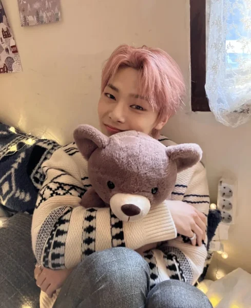 StrayKids(スキズ)アイエンの好きなもの・好きな食べ物・好きな色・好きな服装を調査！