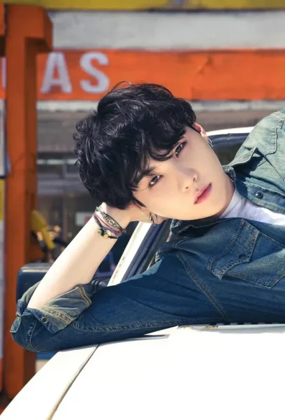 BTSシュガ(ユンギ)の愛用アクセサリーまとめ!ブレスレットやピアス・ピック型ネックレスも