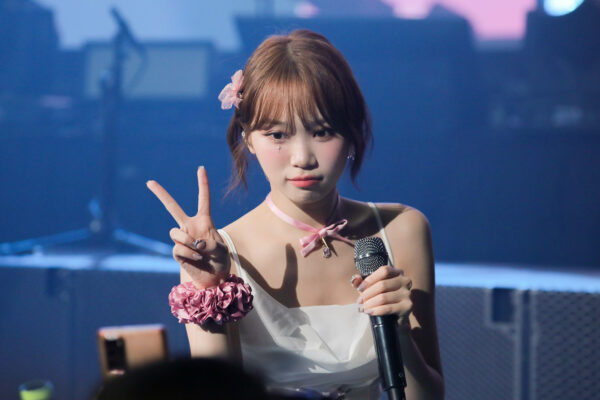 ルセラフィム(LE SSERAFIM)のタオルやトレカ・ステッカーが買えるサイトは？