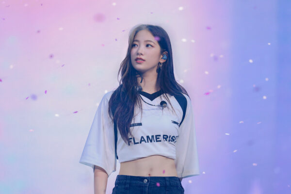 ルセラフィム(LE SSERAFIM)のタオルやトレカ・ステッカーが買えるサイトは？