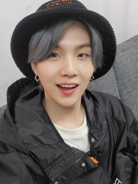 BTSシュガ(ユンギ)の愛用アクセサリーまとめ!ブレスレットやピアス・ピック型ネックレスも