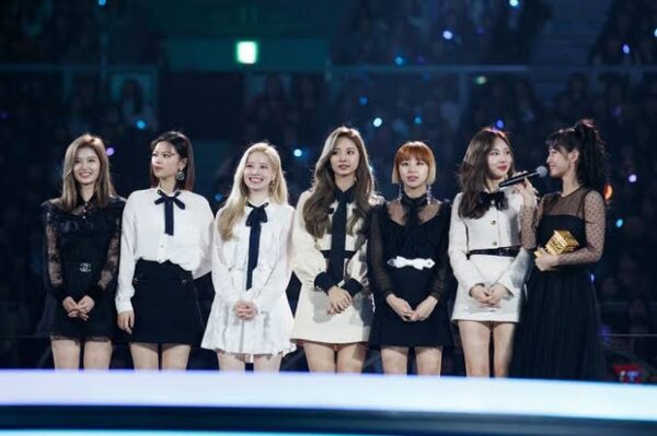 TWICE(トゥワイス)モモが日本語を忘れる？韓国語の方が上手いという噂！