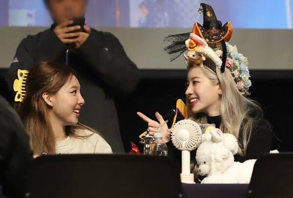 TWICE(トゥワイス)ナヨンはSIXTEEN以来ダヒョンと不仲！仲良しはモモ？