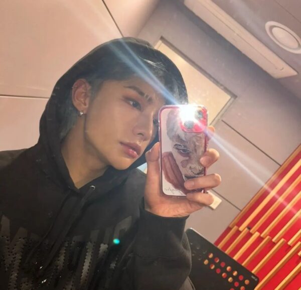 straykids(スキズ)ヒョンジンの愛用アクセサリー・香水・スマホケースを調べてみた！