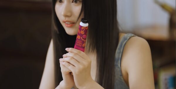 TWICE(トゥワイス)サナ愛用リップはイニスフリー!ハンドクリームや美容液は?