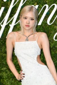 BLACKPINK(ブラックピンク)ロゼの愛用コスメが知りたい！香水は？リップは？