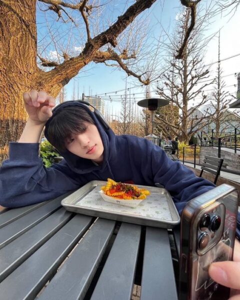 INI許豊凡(シュウフェンファン)は慶應義塾大学出身!学部は?スタバでバイトしてた?