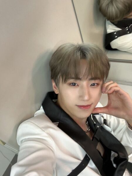 INI許豊凡(シュウフェンファン)は慶應義塾大学出身!学部は?スタバでバイトしてた?