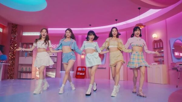 ルセラフィム(LE SSERAFIM)の空港ファッションやMV衣装まとめ!