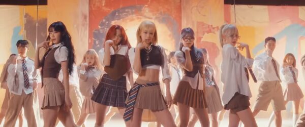 ルセラフィム(LE SSERAFIM)の空港ファッションやMV衣装まとめ!