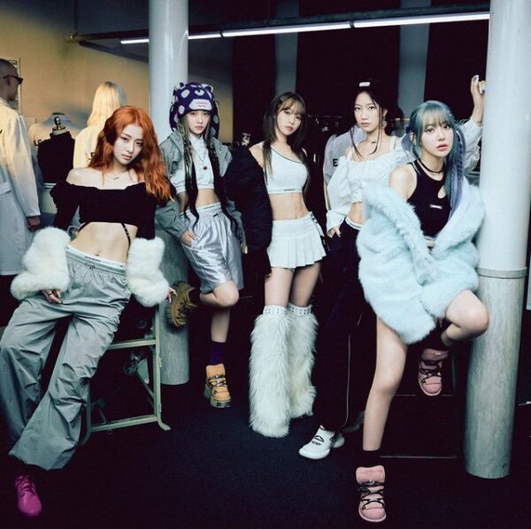 ルセラフィム(LE SSERAFIM)の空港ファッションやMV衣装まとめ!