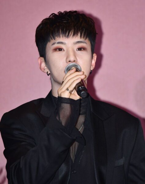 SEVENTEEN（セブチ）ホシは軟骨にピアス！数や位置は？調べてみた