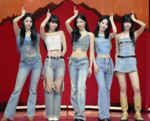 ルセラフィム(LE SSERAFIM)の空港ファッションやMV衣装まとめ！