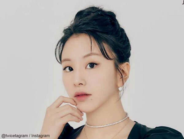 TWICE(トゥワイス)チェヨンの愛用リップはディオール!愛用コスメはどこ?香水やカラコンも紹介!